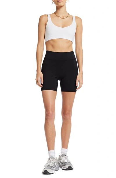 Bandier Center Stage High Waist Pocket Bike Shorts In Black