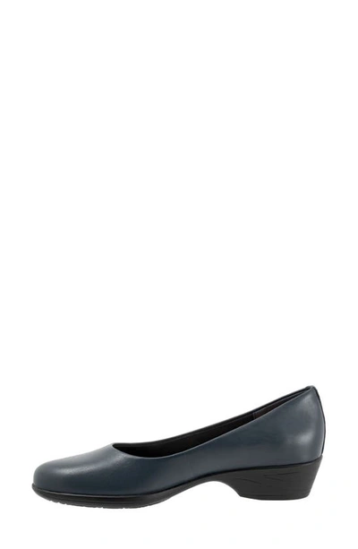 Shop Trotters Rozalin Pump In Navy