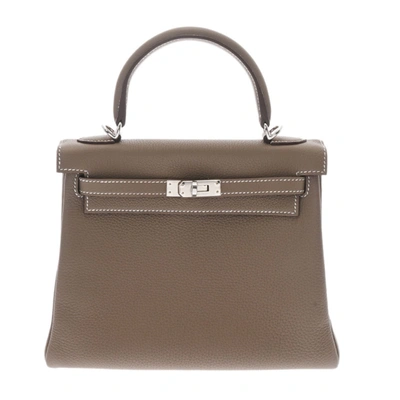 Shop Hermes Hermès Kelly 25 Grey Leather Handbag ()