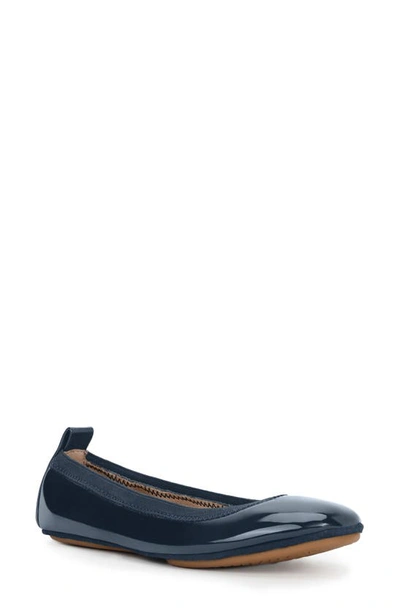 Shop Yosi Samra Samara Foldable Ballet Flat In Navy Patent