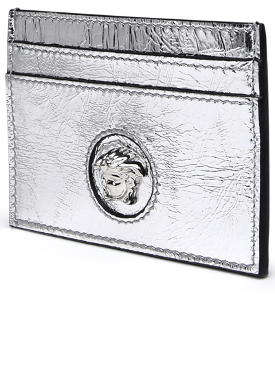 Shop Versace Woman La Medusa Cardholder In Silver Laminated Leather