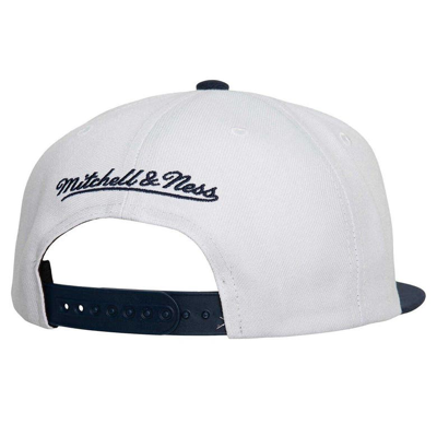 Mitchell & Ness Men's  White Toronto Maple Leafs Core Team Ground 2.0 Snapback Hat In White