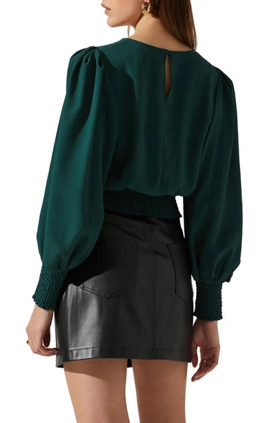 Astr Wrenley Balloon Sleeve Crop Top In Hunter Green