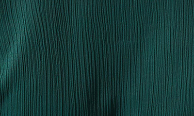 Astr Wrenley Balloon Sleeve Crop Top In Hunter Green