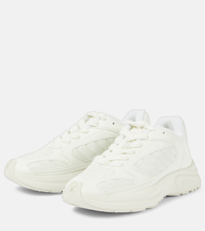 Shop Ami Alexandre Mattiussi Ami Sn2023 Low-top Sneakers In White