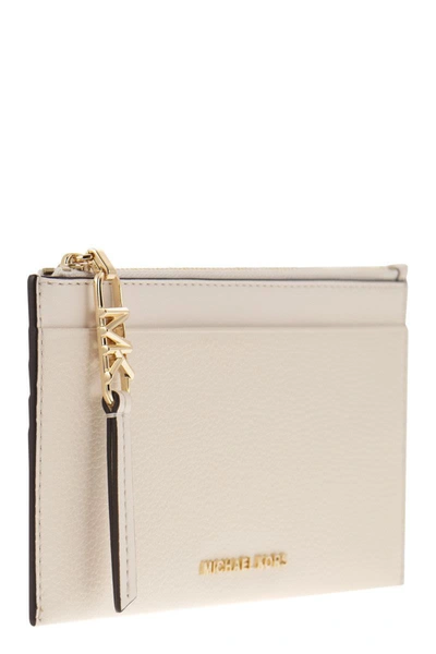 Shop Michael Kors Large Credit Card Holder In Grained Leather In Cream