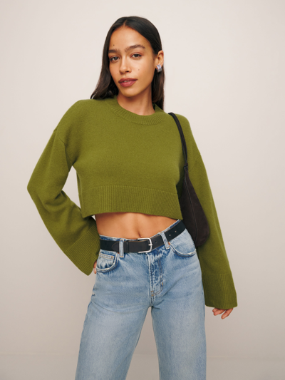 Shop Reformation Paloma Cropped Cashmere Crew In Pear