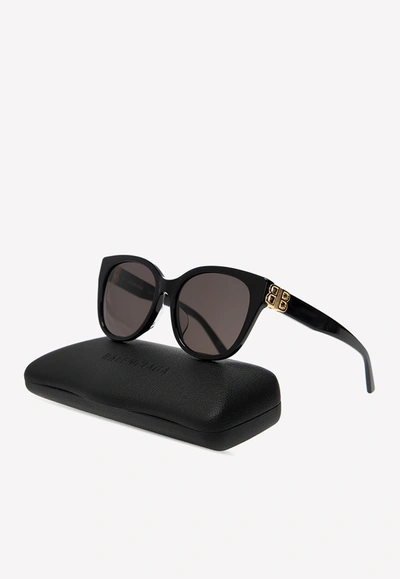 Shop Balenciaga Dynasty Round Sunglasses In Gray