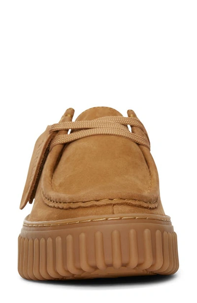Clarks Torhill Bee In Light Tan Nubuck
