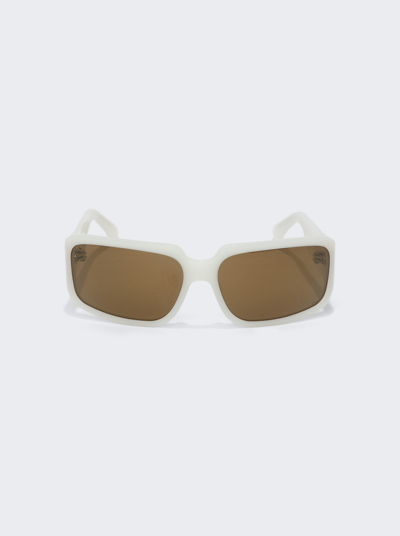 Shop Linda Farrow Classic Sunglasses In White Silver And Brown Mirror