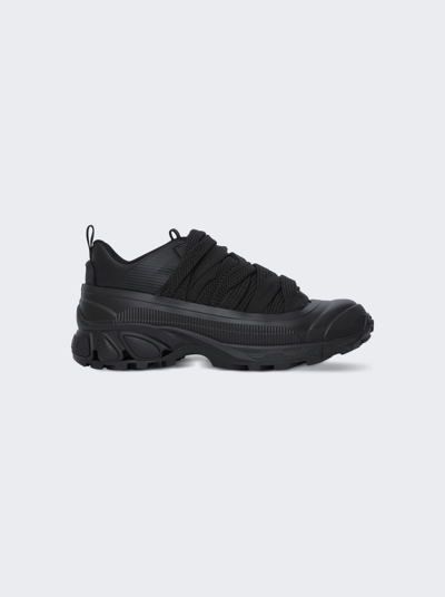 Shop Burberry Low-top Arthur Sneaker In Black