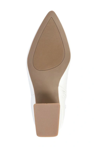 Journee Collection Sorren Boot In White