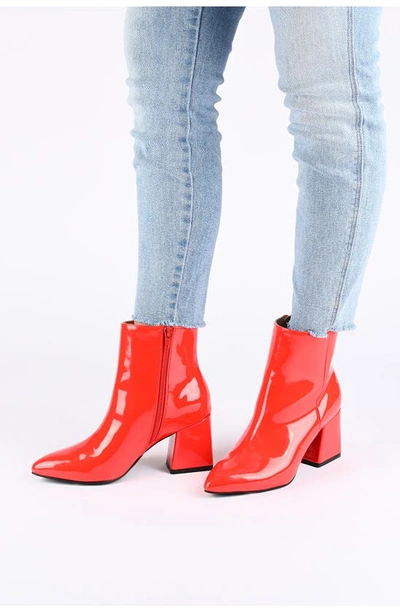 Journee Collection Sorren Boot In White