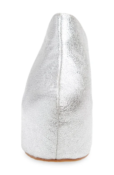Azalea Wang Lizzy Metallic Platform Clog In Silver