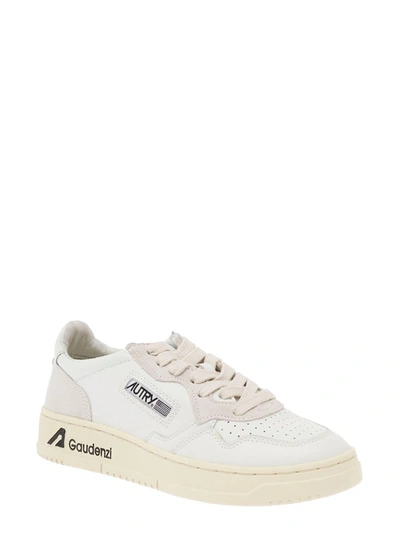 Shop Autry 'medalist Low' White Sneakers With Suede Inserts And Logo Print On Platform In Leather Woman