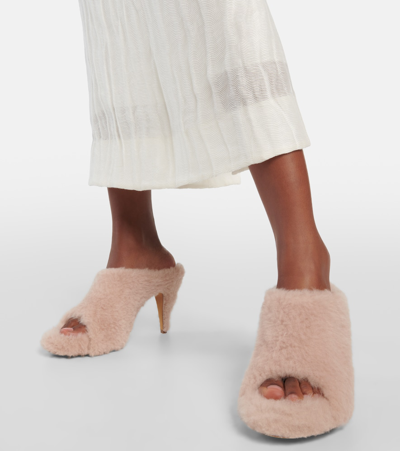 Khaite Marion Shearling Sandal In Pink