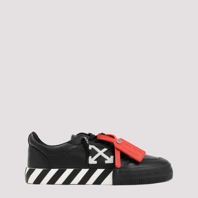 Shop Off-white Off White Low Vulcanized Sneakers In Black White
