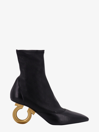 Ferragamo Leather Bootie In Black