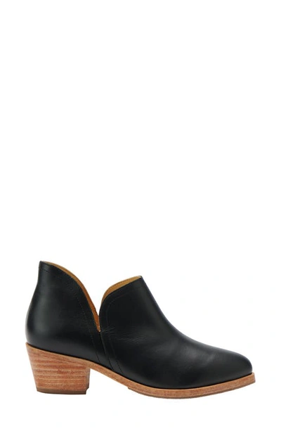 Nisolo Mia Everyday Bootie In Black