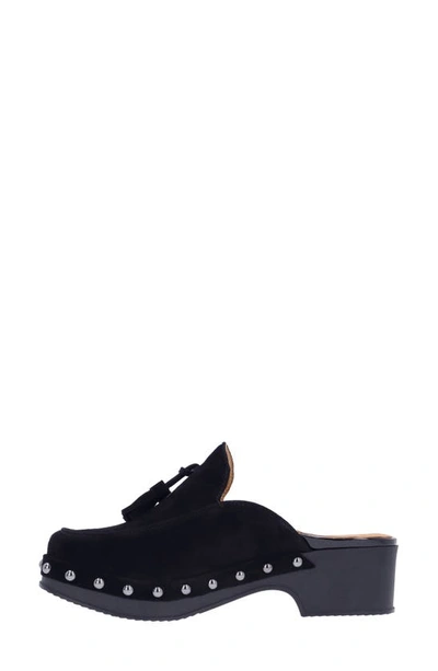 L'amour Des Pieds Gracen Studded Clog In Black