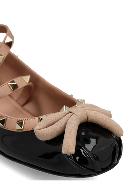 Shop Valentino Garavani Rockstud Round Toe Ballerina Shoes In Nero