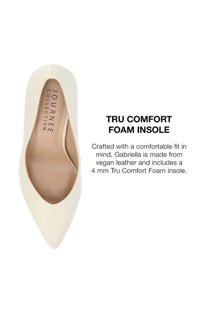 Journee Collection Gabriella Pointed Toe Pump In Cream