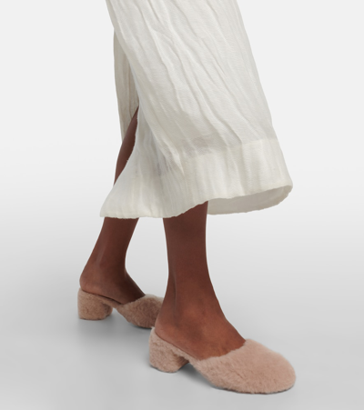Khaite Clio 50mm Shearling Mules In Pink