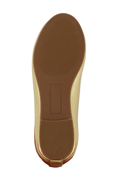 Jessica Simpson Amy Scallop Flat In Gold