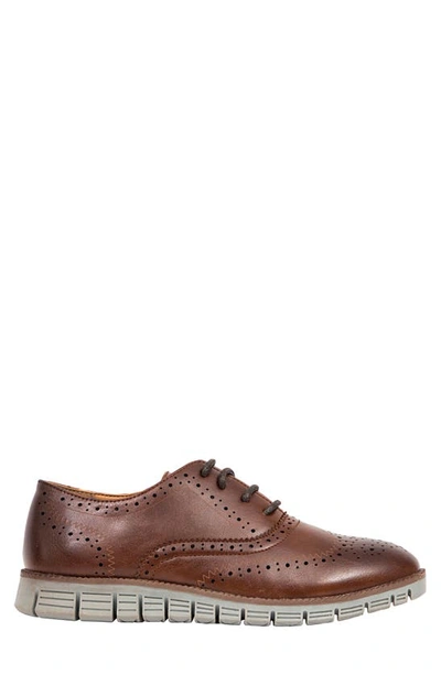 Deer Stags Benton Jr. Classic Lace-up Wingtip Hybrid Sneaker Dress Comfort Oxford In Brown/grey