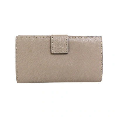 Shop Fendi Peekaboo Grey Leather Wallet  ()