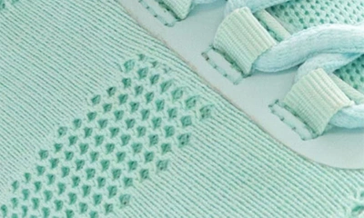 Propét B10 Usher Sneaker In Mint