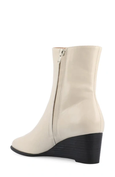 Journee Collection Kylo Boot In Bone