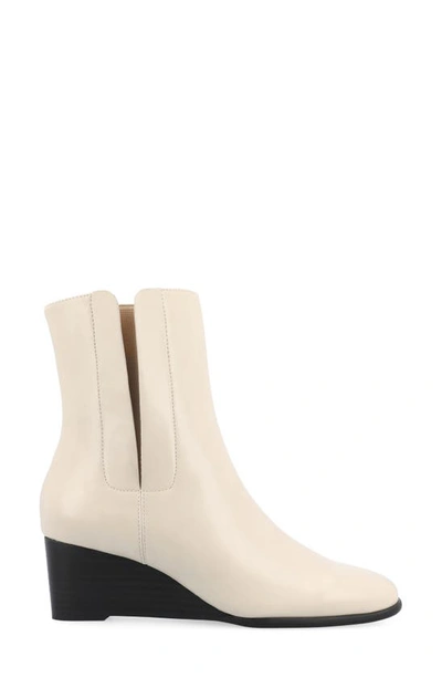 Journee Collection Kylo Boot In Bone