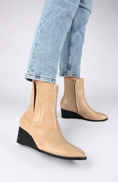Journee Collection Kylo Boot In Bone
