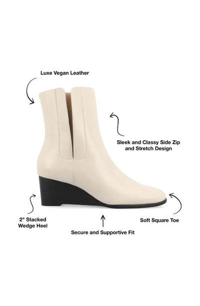 Journee Collection Kylo Boot In Bone