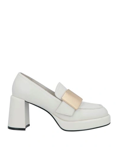 Shop Jeannot Woman Loafers Off White Size 7 Leather
