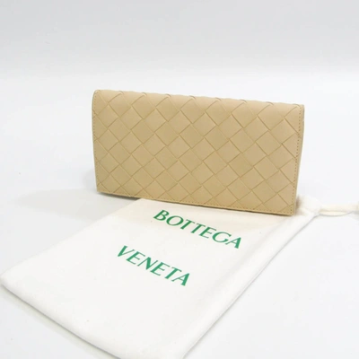 Shop Bottega Veneta Intrecciato Beige Leather Wallet  ()