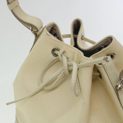 Pre-owned Louis Vuitton Noé White Leather Shoulder Bag ()