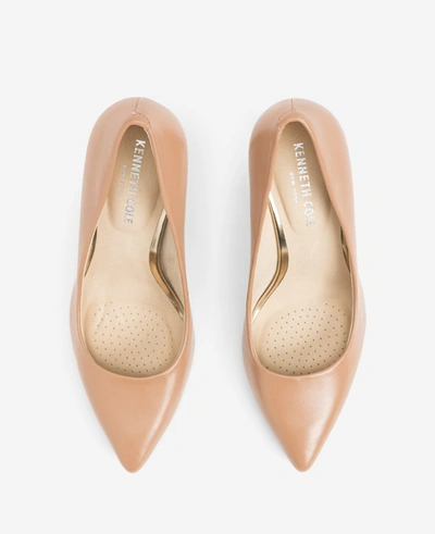 Kenneth Cole Riley 85 Leather Heel With Rebound In Latte
