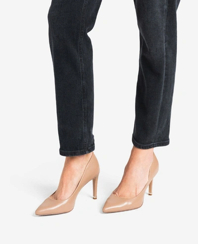 Kenneth Cole Riley 85 Leather Heel With Rebound In Latte