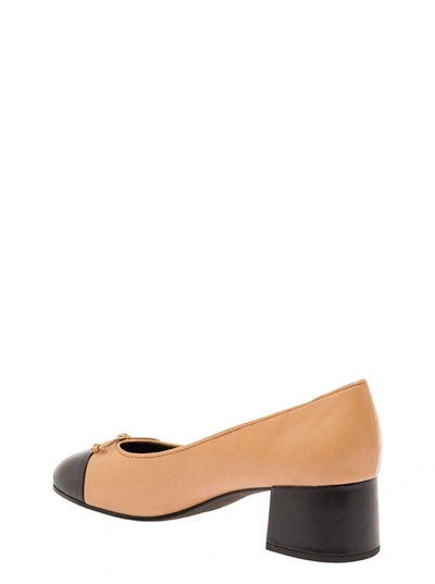 Shop Tory Burch Beige And Black Ballet Flats With Bow Detail And Bi-color Toe In Smooth Leather Woman
