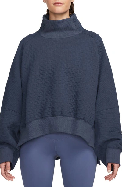 Shop Nike Therma-fit Fleece Sweatshirt In Midnight Navy/ White