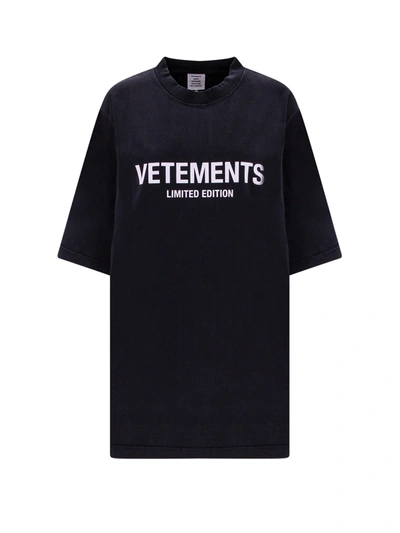Shop Vetements T-shirt In Nero