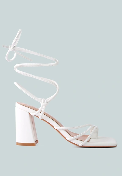 London Rag Piri Toe Ring Tie Up Block Sandals In White