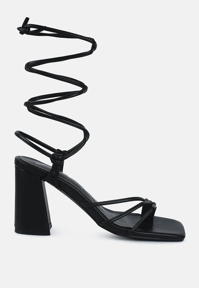 London Rag Piri Toe Ring Tie Up Block Sandals In Black