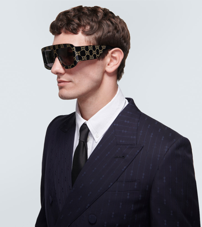 Gucci Eyewear Shield Frame Sunglasses In Black