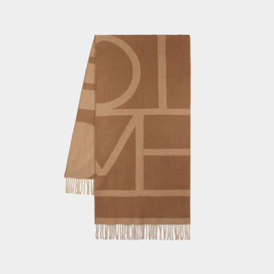 Knotted monogram wool silk blanket scarf brown – Totême