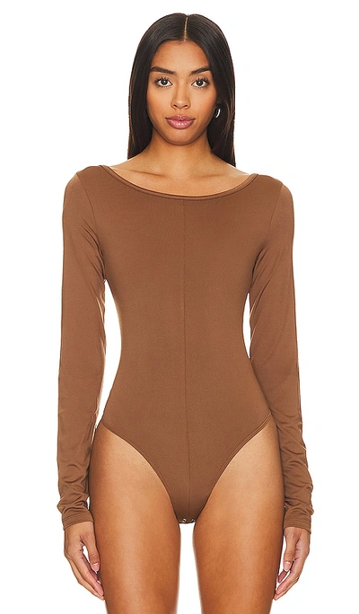 Agolde Paulette Open-back Stretch Recycled-jersey Bodysuit In Brown