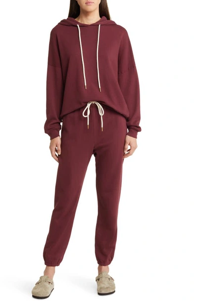 Shop The Great The Stadium Joggers In Mulled Wine