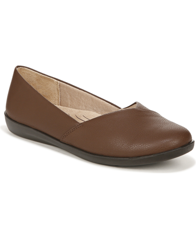 Shop Lifestride Notorious Flats In Dark Tan Faux Leather
